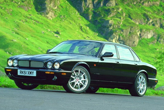 The Evolution of the Jaguar XJ: Britain’s Luxury Saloon
