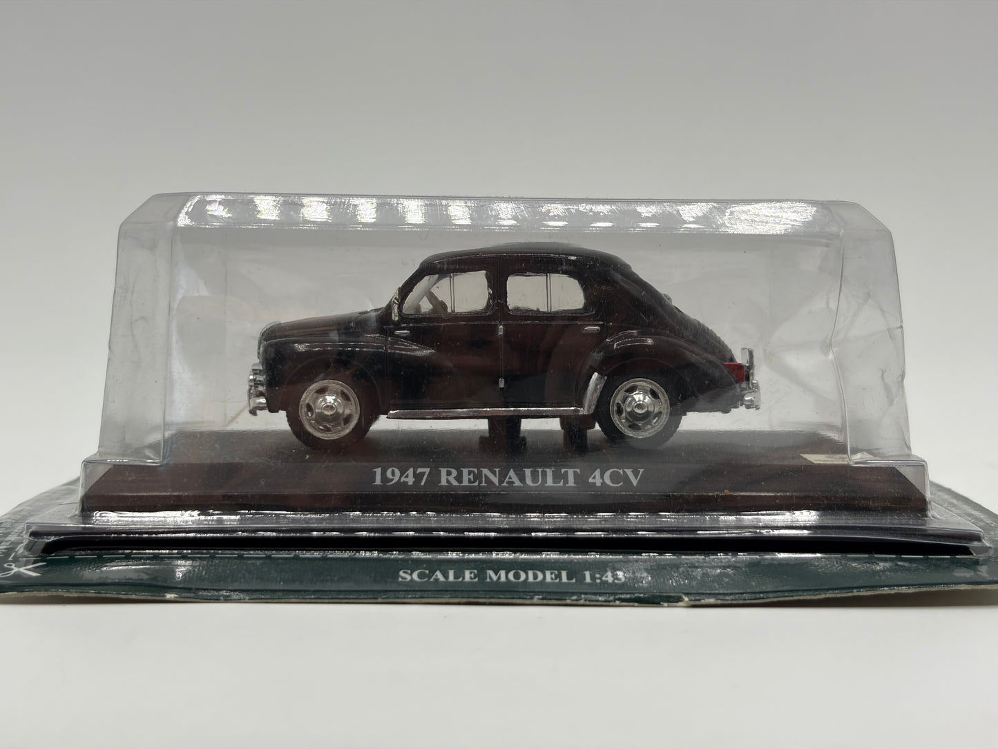 1/43 1947 Renault 4CV - Del Prado | Model Car