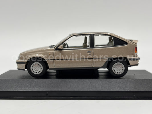 1/43 1990 Vauxhall Astra MK2 GTE 16V - Rembrandt Silver - Corgi Vanguards | Model Car