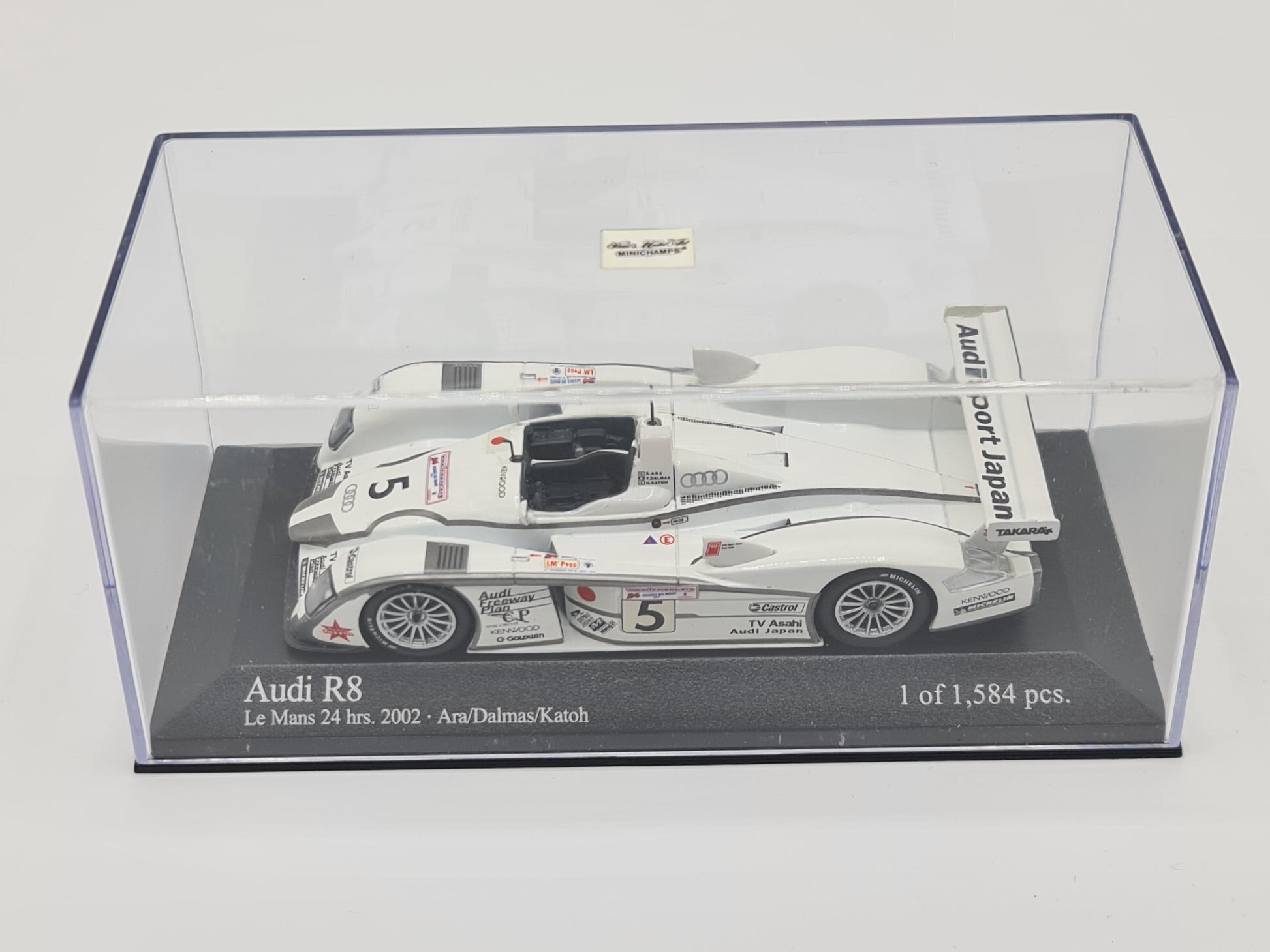 1/43 2002 Audi R8 - Ara / Dalmas / Katoh - Minichamps | Model Le Mans Car