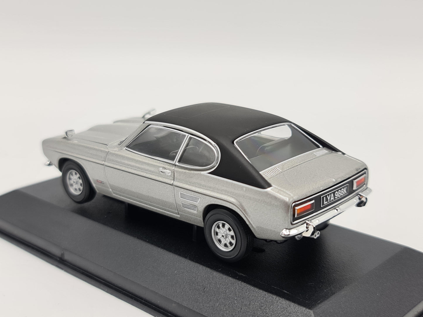 1/43 1972 Ford Capri Mk1 3000E - Corgi Vanguards