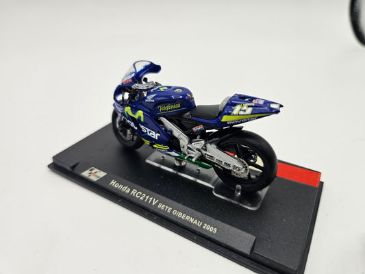 1/24 2005 Honda RC211V - Sete Gibernau | Racing Bike Model