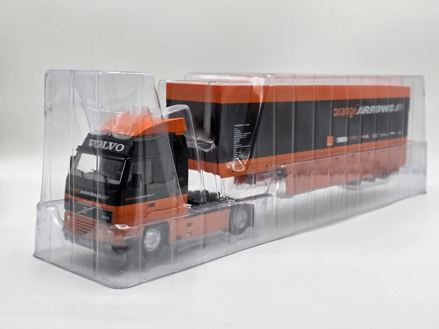 1/43 1991 Volvo FH12 Transporter Truck - Arrows F1 Team