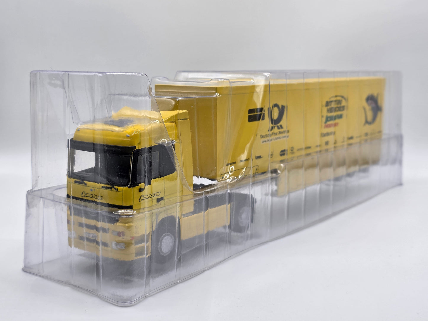 1/43 2001 Mercedes Actros Transporter Truck - Jordan F1 Team