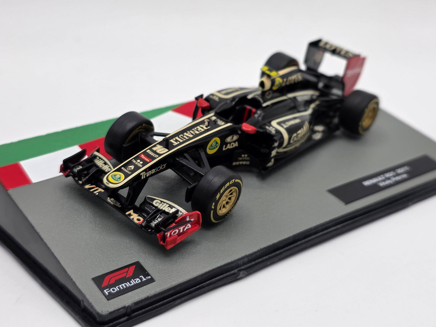 1/43 2011 Renault R31 - Vitaly Petrov | Model F1 Car