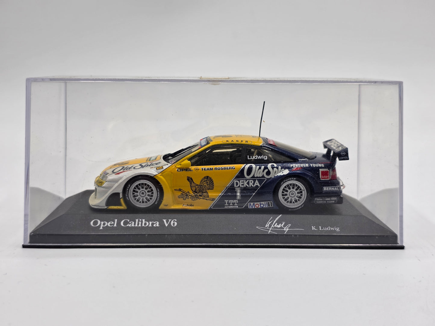 1/43 1995 Opel Calibra - DTM - Klaus Ludwig - Minichamps | Model Car