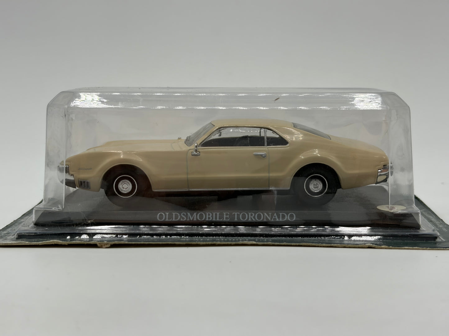 1/43 1966 Oldsmobile Toronado - Del Prado | Model Car