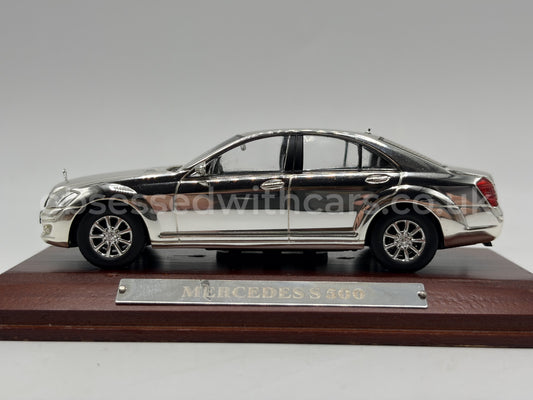 1/43 2005 Mercedes-Benz S 500 - Chrome | Model Car