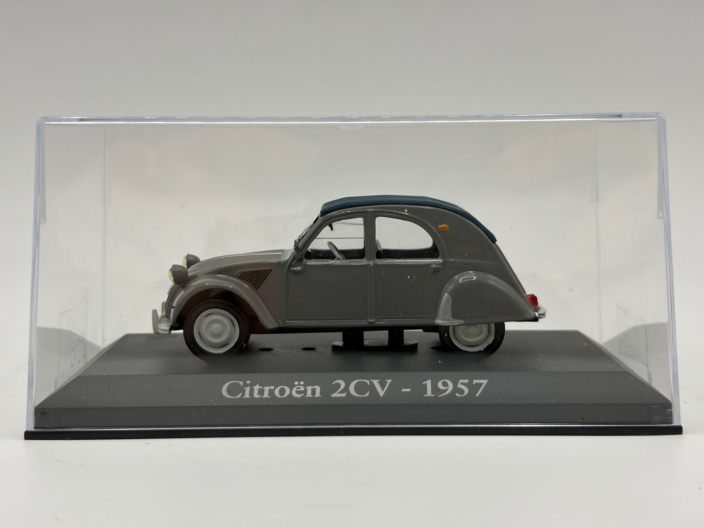 1/43 1957 Citroen 2CV | Model Car