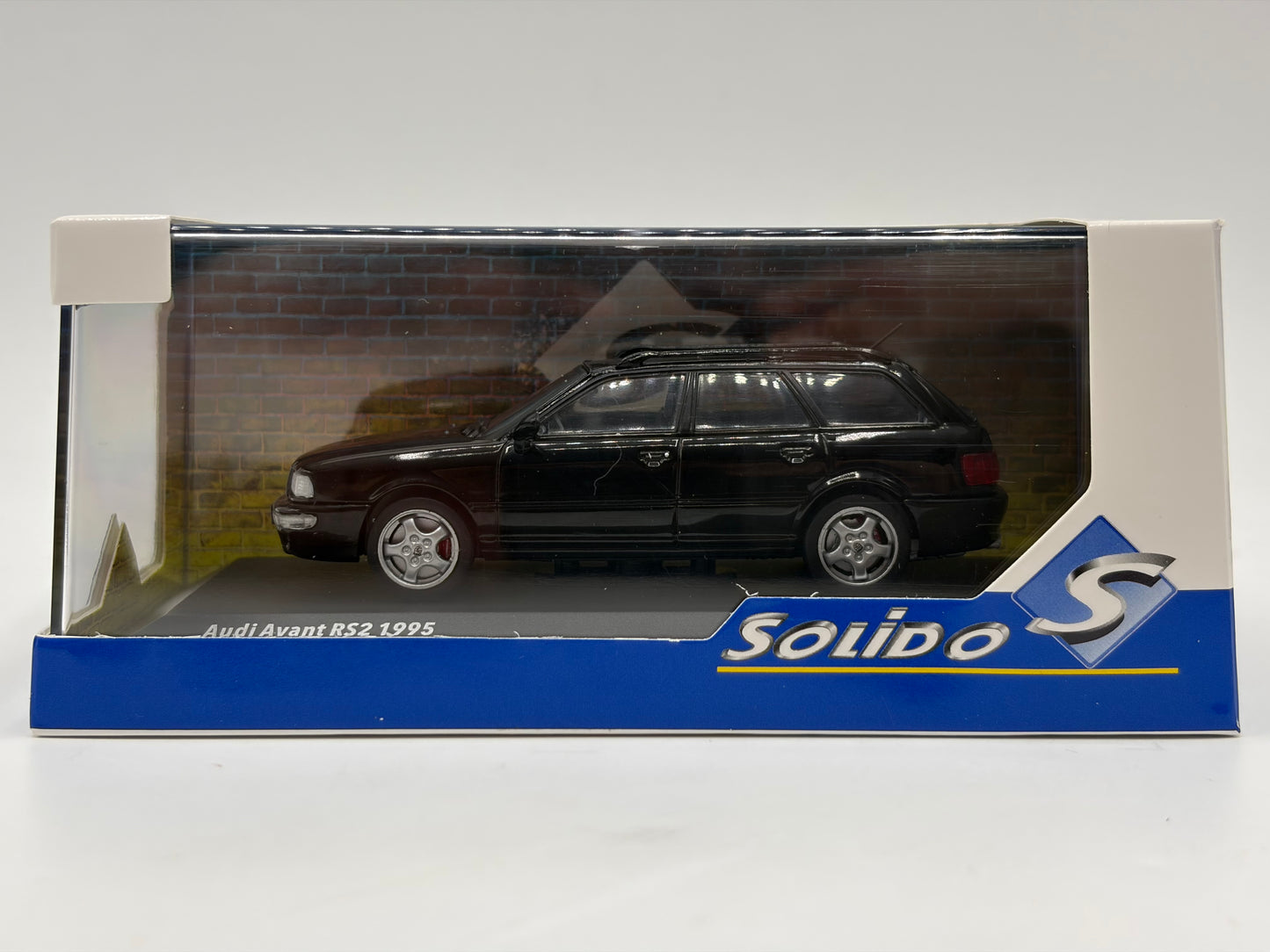 1/43 1995 Audi RS2 Avant - Black - Solido | Model Car