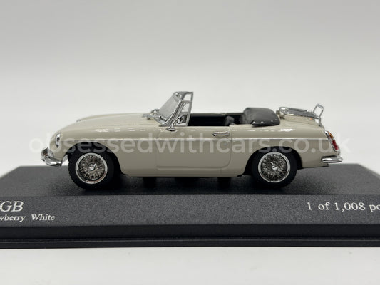 1/43 1968 MGB - Snowberry White - Minichamps | Model Car
