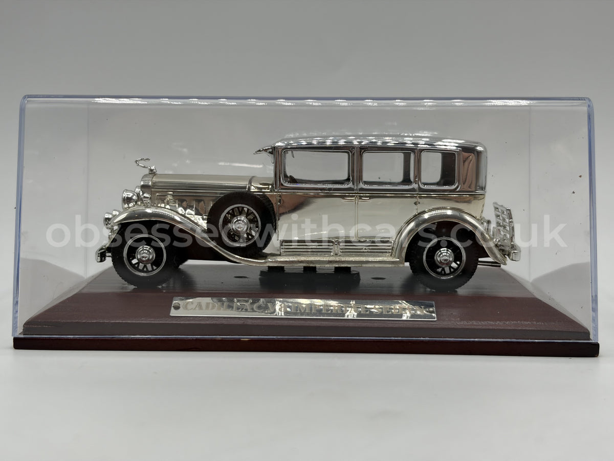 1/43 1930 Cadillac V8 Imperial Sedan - Chrome | Model Car