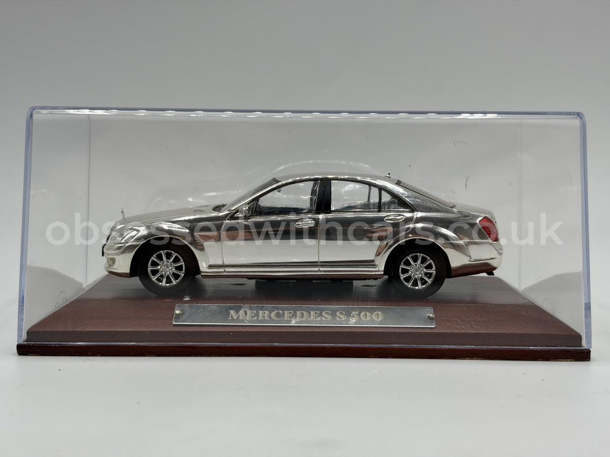 1/43 2005 Mercedes-Benz S 500 - Chrome | Model Car
