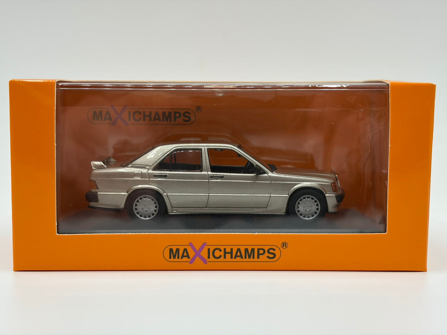 1/43 1984 Mercedes-Benz 190E 2.3-16 - Maxichamps | Model Car