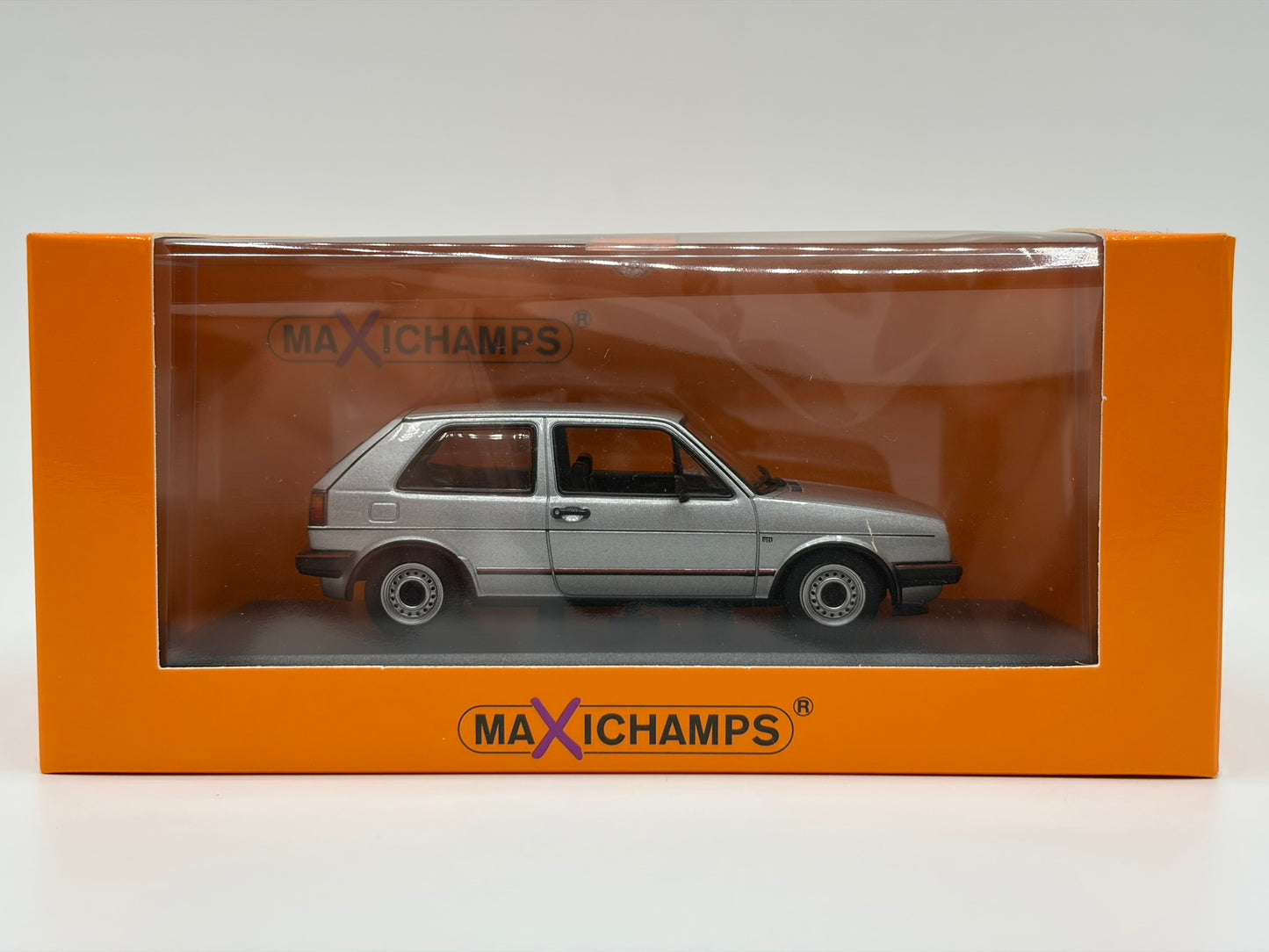1/43 1985 Volkswagen Golf GTI - Maxichamps | Model Car