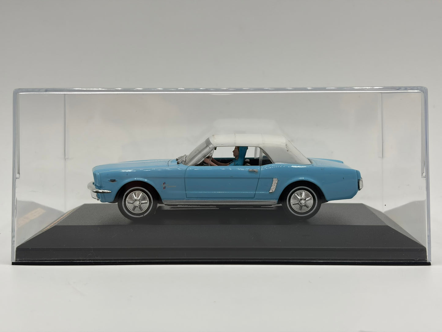 1/43 1965 Ford Mustang Convertible | Model Car