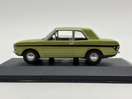 1/43 1970 Ford Cortina Mk2 Lotus - Fern Green - Corgi Vanguards | Model Car
