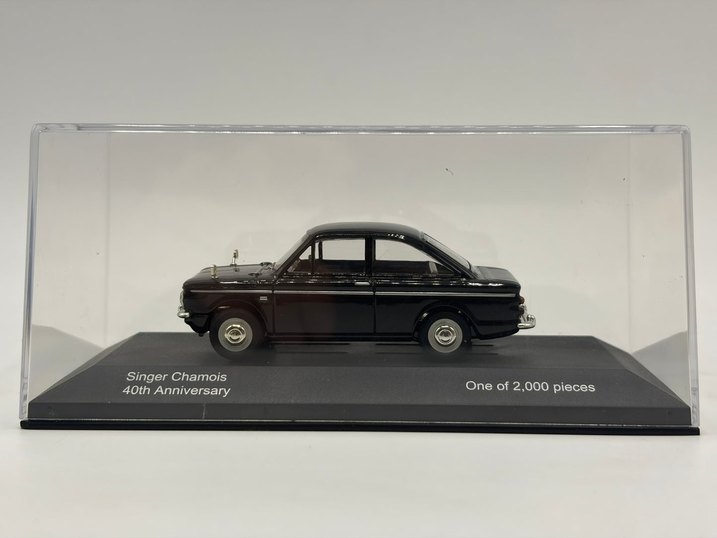 1/43 1960 Singer Chamois "40th Anniversary" | Corgi Vanguards | Model Car
