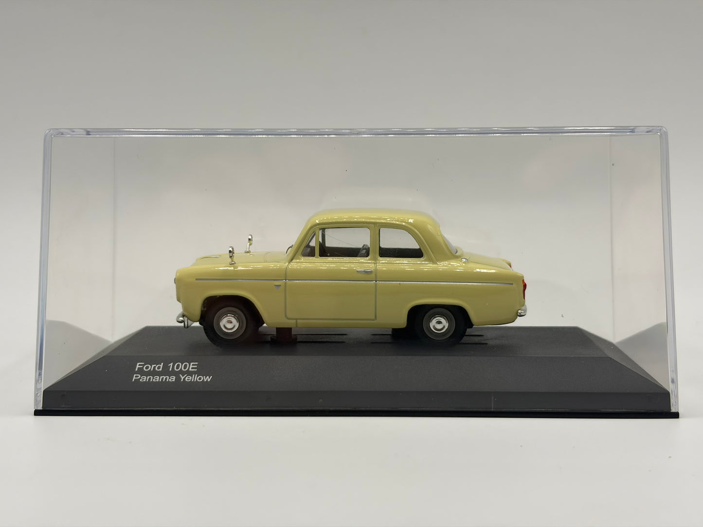 1/43 1959 Ford 100E - Panama Yellow | Corgi Vanguards | Model Car