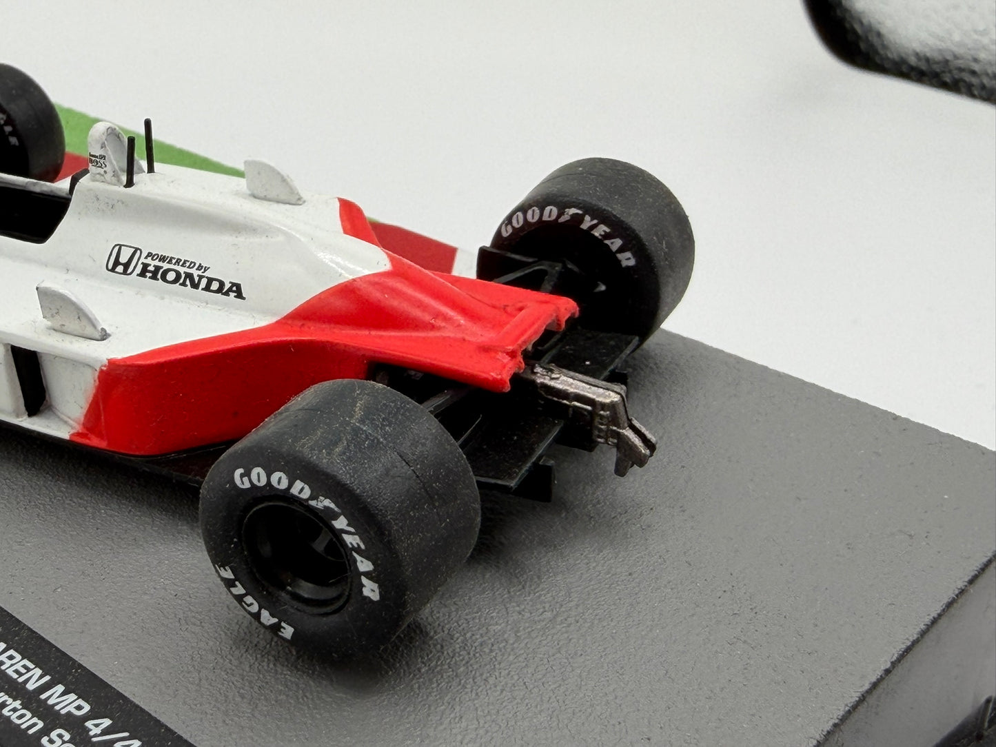 1/43 1988 McLaren MP4/4 - Ayrton Senna | Model F1 Car