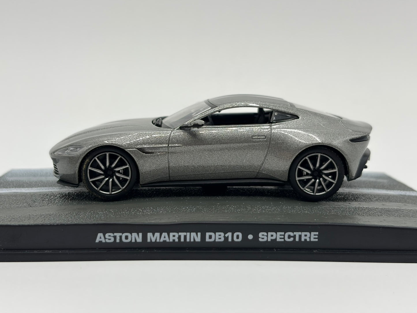 1/43 2014 Aston Martin DB10 - Spectre / James Bond | Model Car | SUPER RARE