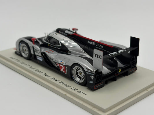 1/43 2011 Audi R18 TDI - Fassler / Lotterer / Treluyer - Spark | Model Le Mans Car