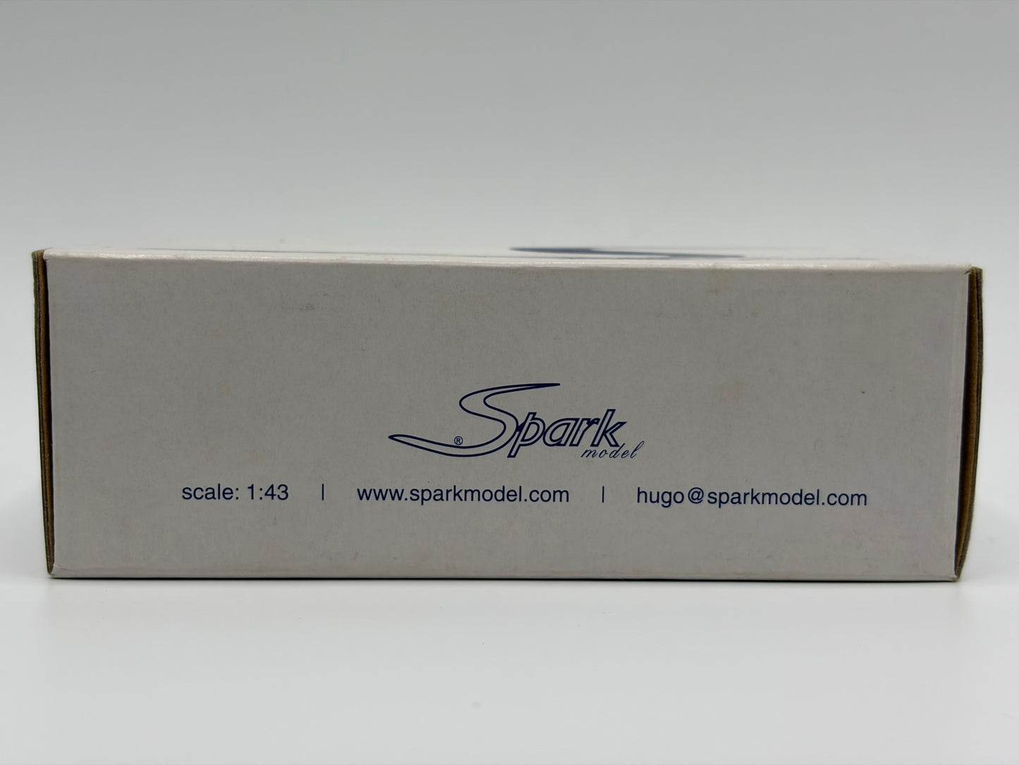 1/43 1975 Gulf Mirage GR8 - Bell / Ickx - Spark | Model Le Mans Car