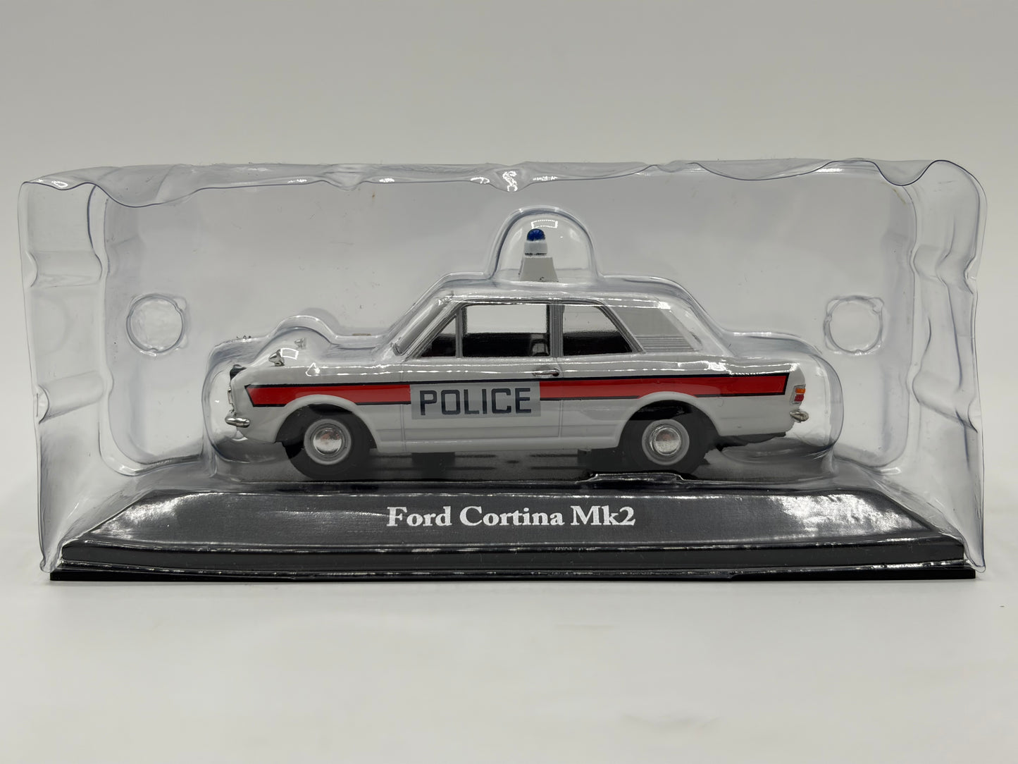 1/43 1970 Ford Cortina Mk2 - Hampshire Police | Model Police Car