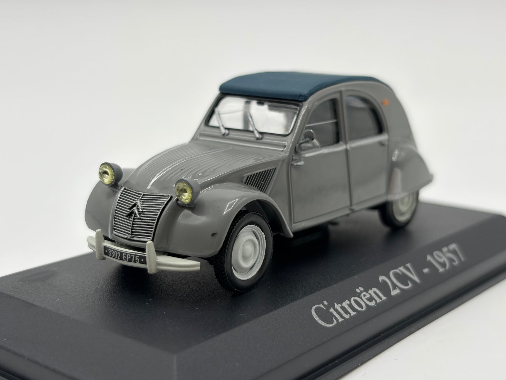 1/43 1957 Citroen 2CV | Model Car