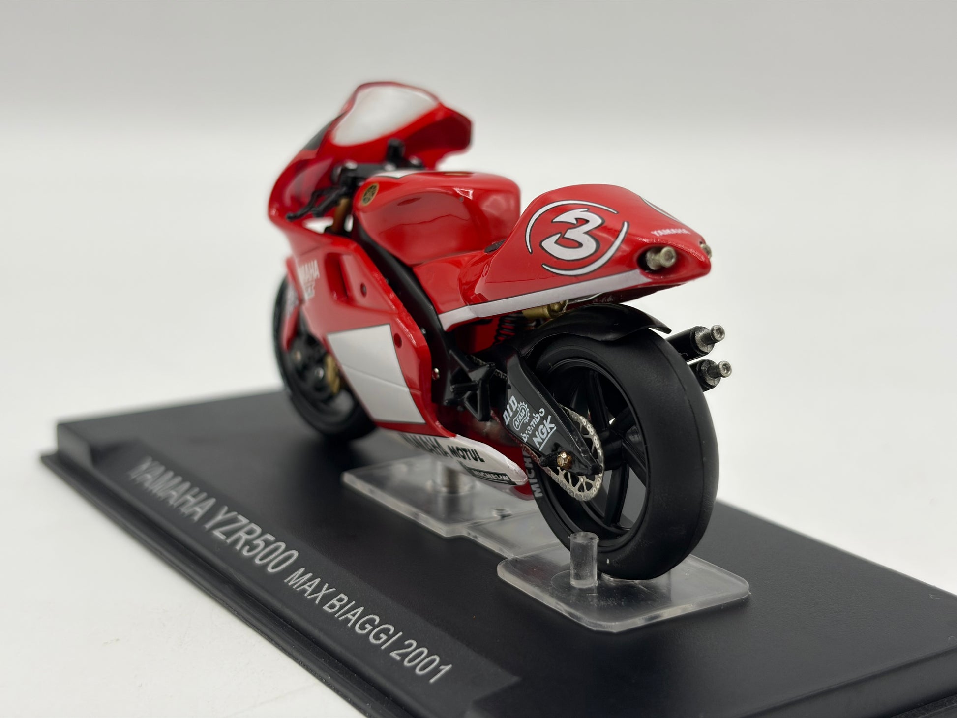 1/24 2001 Yamaha YZR500 - Max Biaggi | Champion Racing Bikes