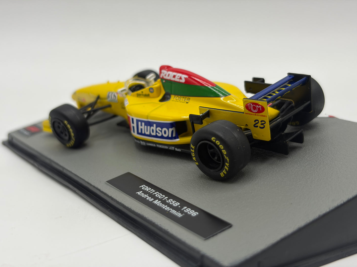 1/43 1996 Forti FG01-95B - Andrea Montermini | Model F1 Car