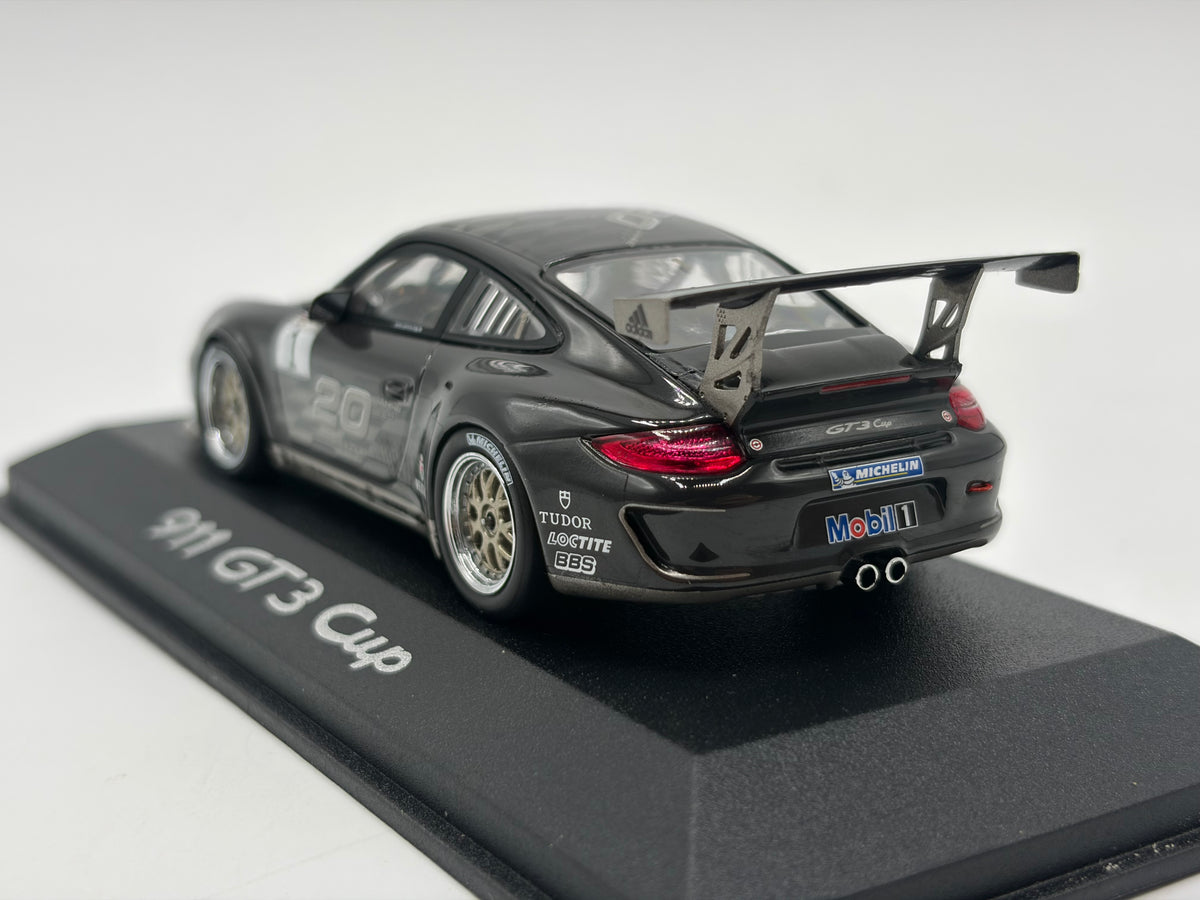 1/43 2010 Porsche 911 (997) GT3 Cup - Frédéric Makowiecki - Minichamps | Model Car