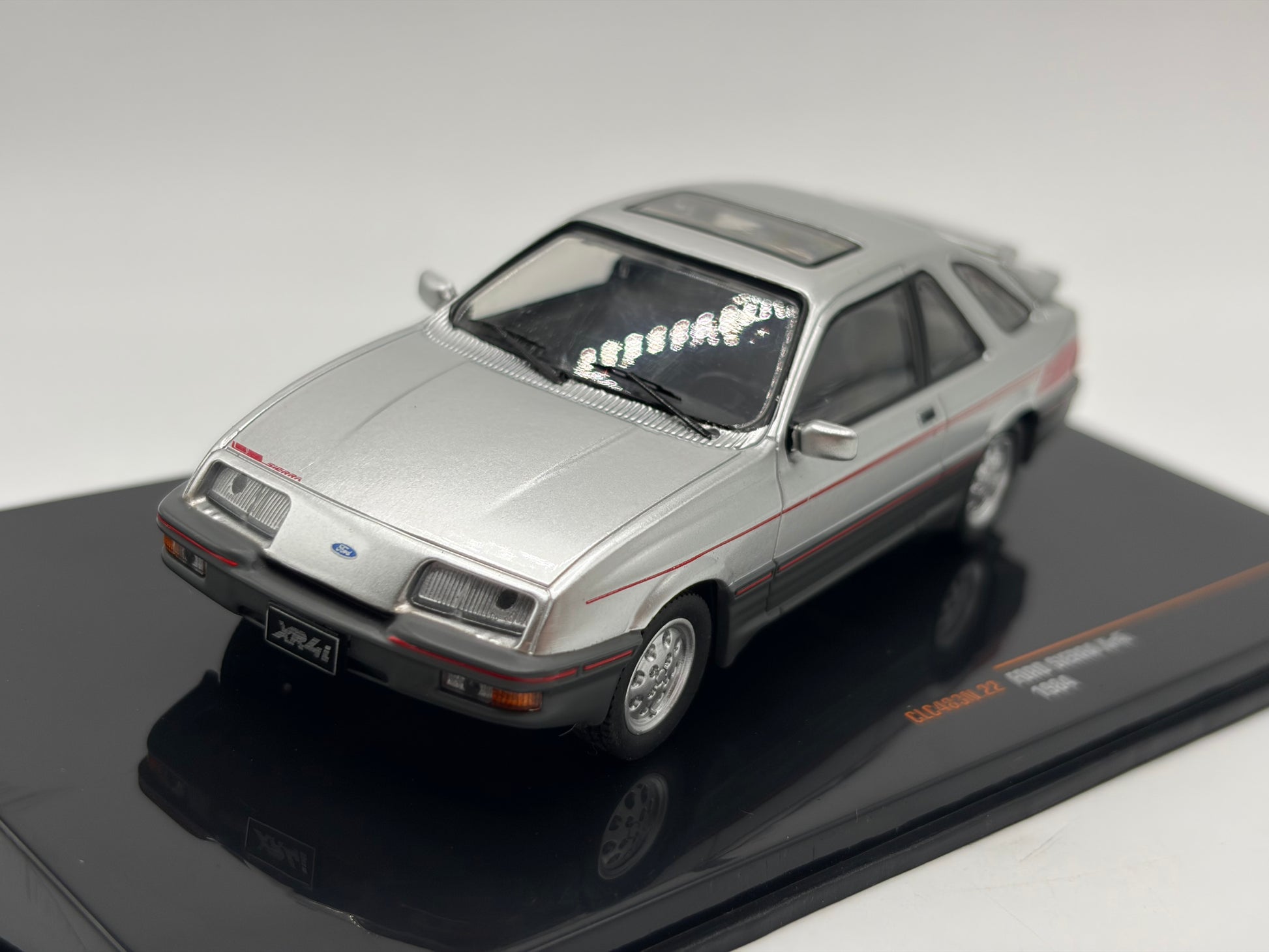 1/43 1984 Ford Sierra Xr4i - IXO | Model Car