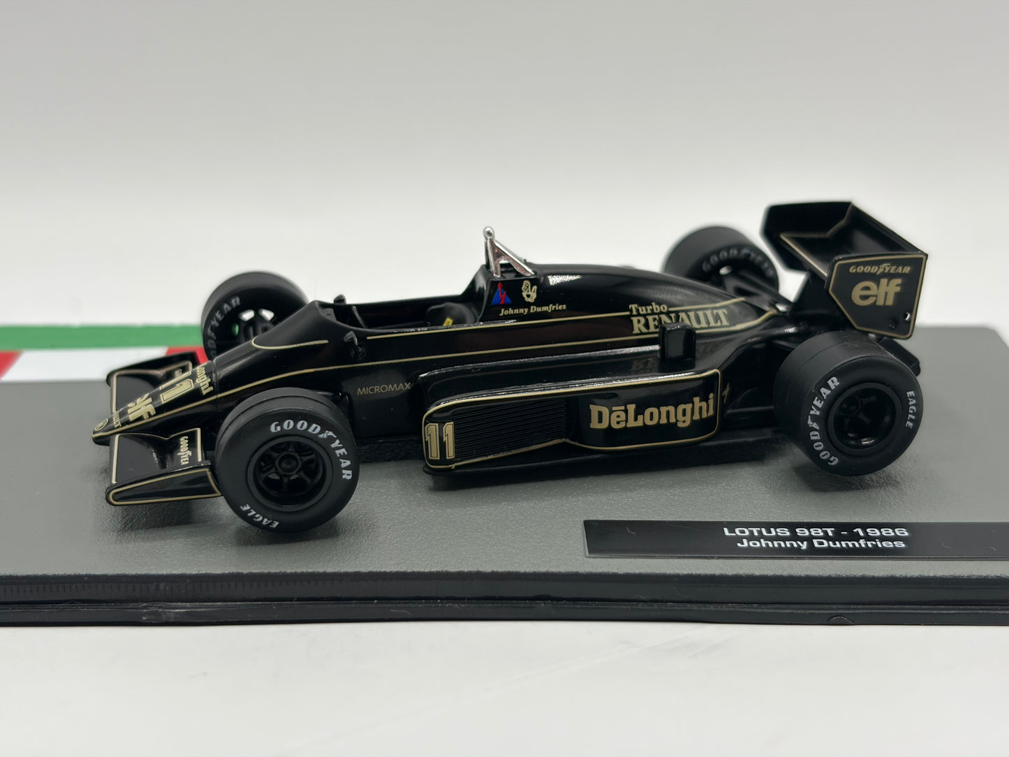1/43 1986 Lotus 98T - Johnny Dumfries | Model F1 Car