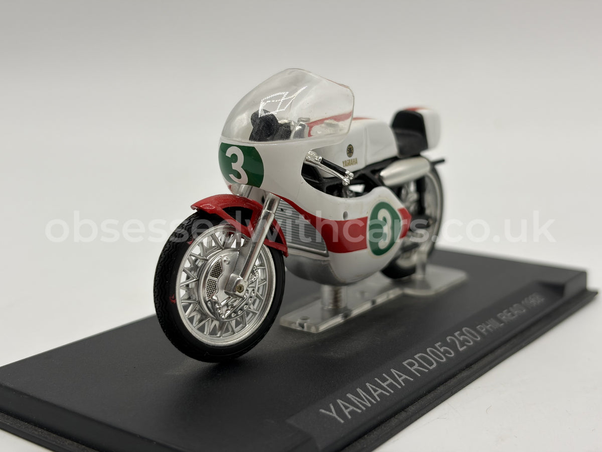 1/24 1968 Yamaha RD05 250 - Phil Read | Champion Racing Bikes