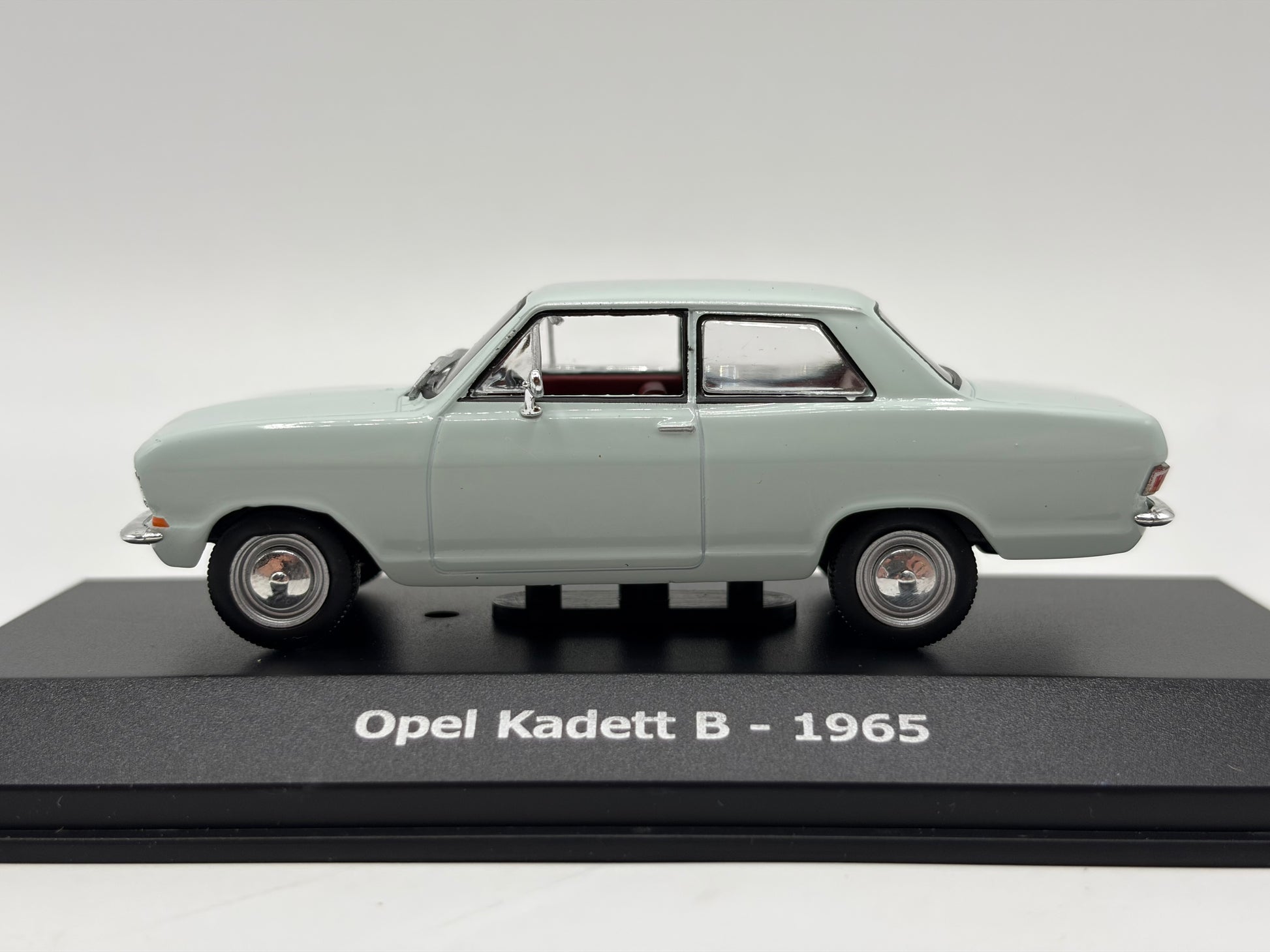 1/43 1965 Opel Kadett B | Model Car