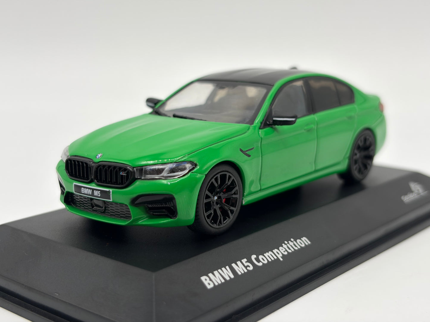 1/43 2022 BMW M5 Competition - Signal Green - Solido | Model Car
