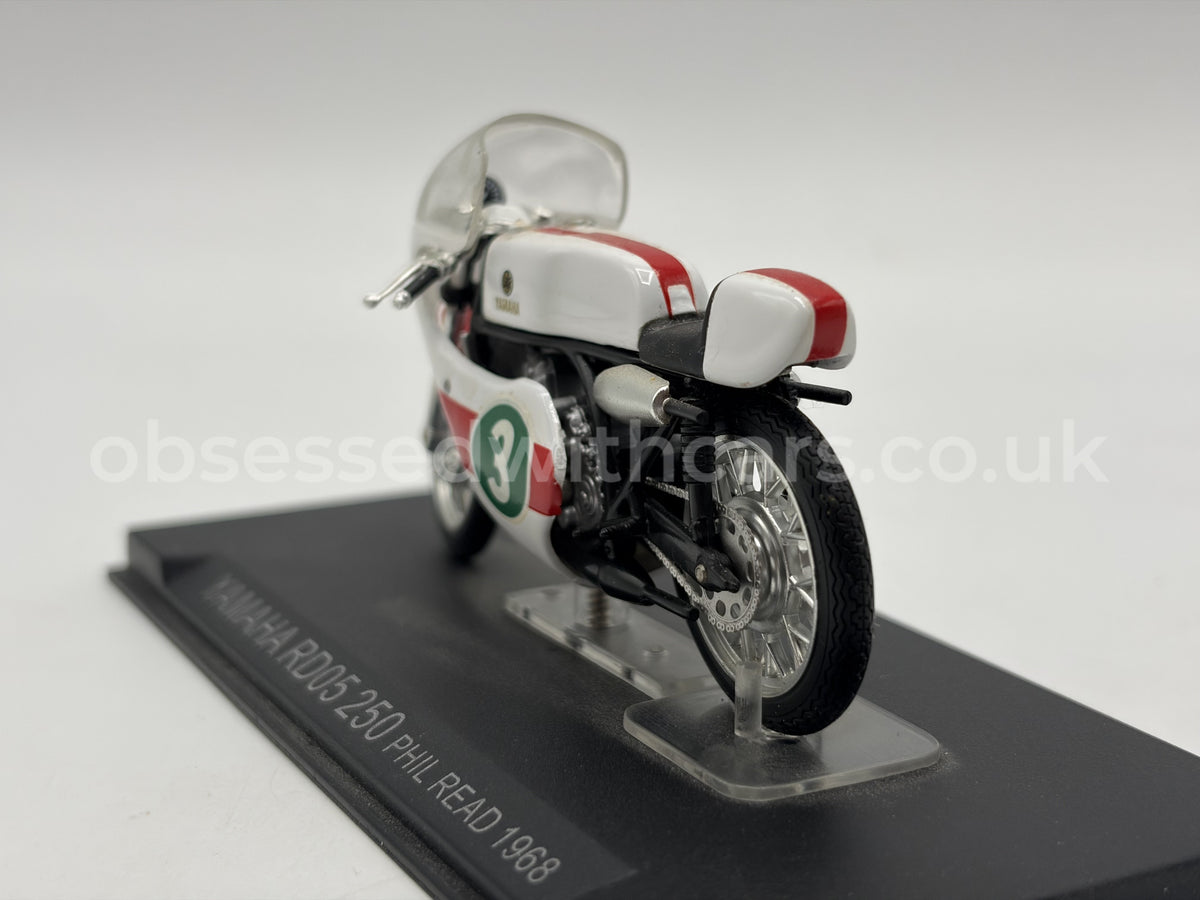 1/24 1968 Yamaha RD05 250 - Phil Read | Champion Racing Bikes