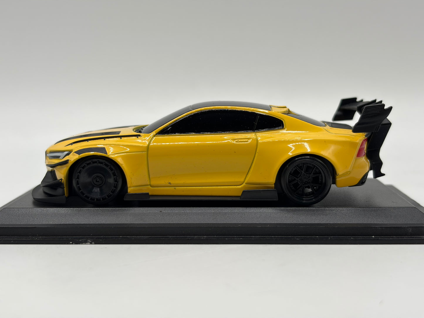 1/43 2014 Chevrolet Camaro Z/28 - Need For Speed Heat | Model Car