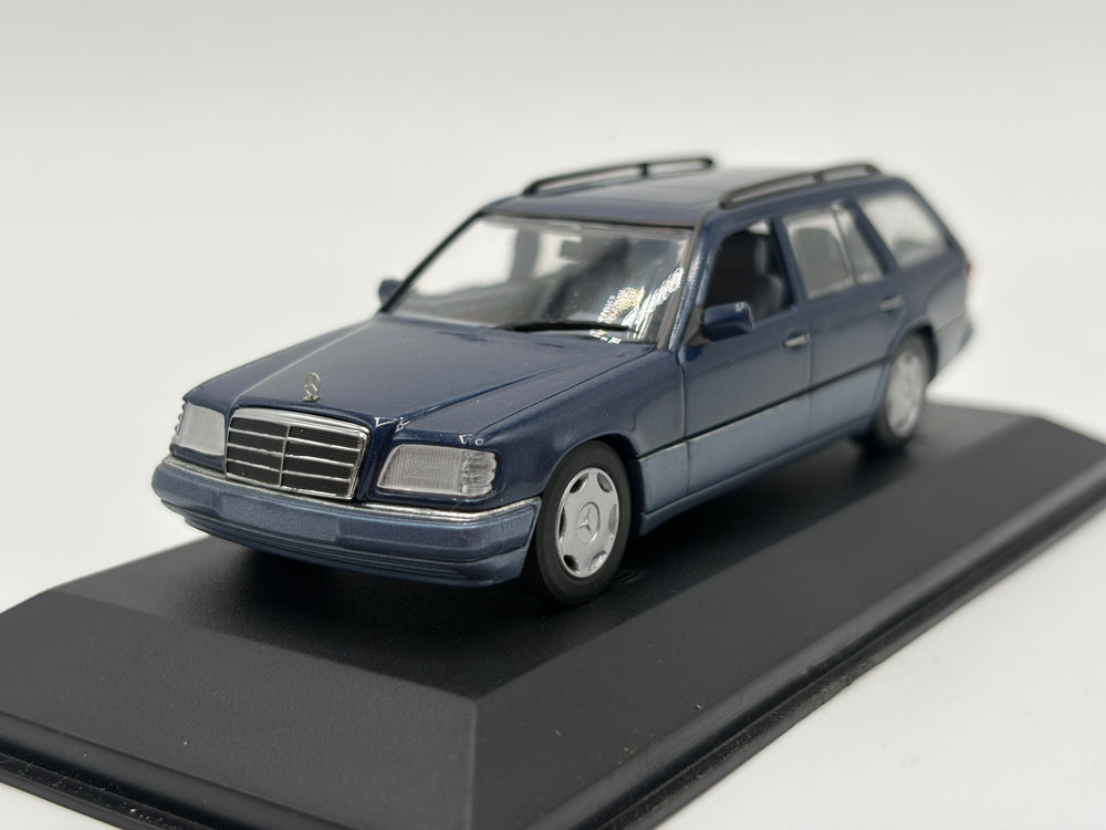 1/43 1993 Mercedes E-Class Break - Nautical Blue - Minichamps | Model Car
