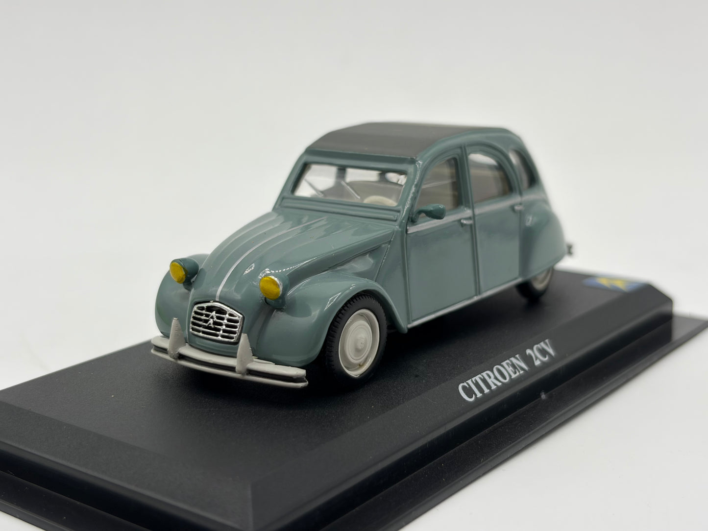 1/43 1966 Citroen 2CV - Del Prado | Model Car