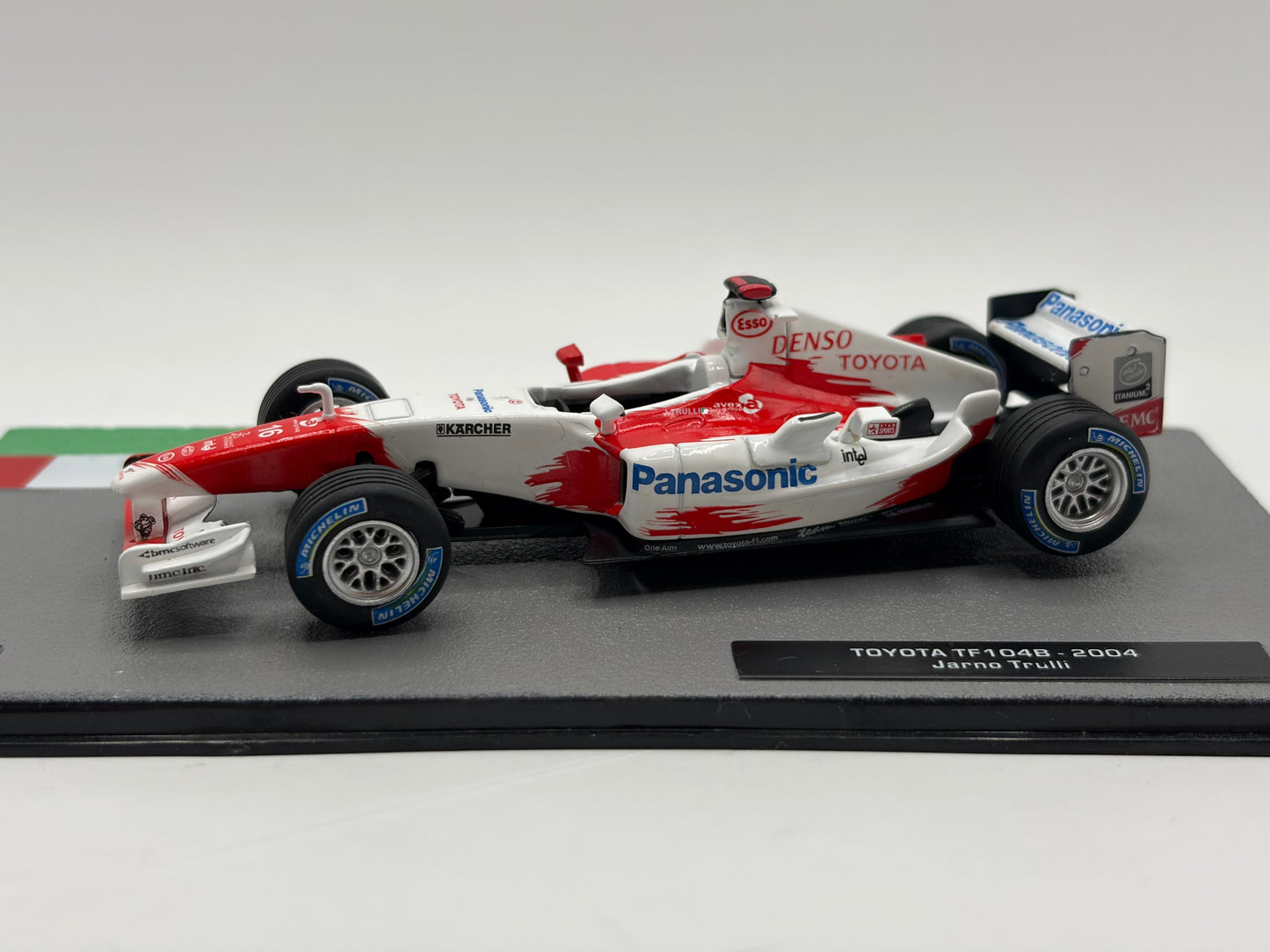 1/43 2004 Toyota TF104B - Jarno Trulli | Model F1 Car