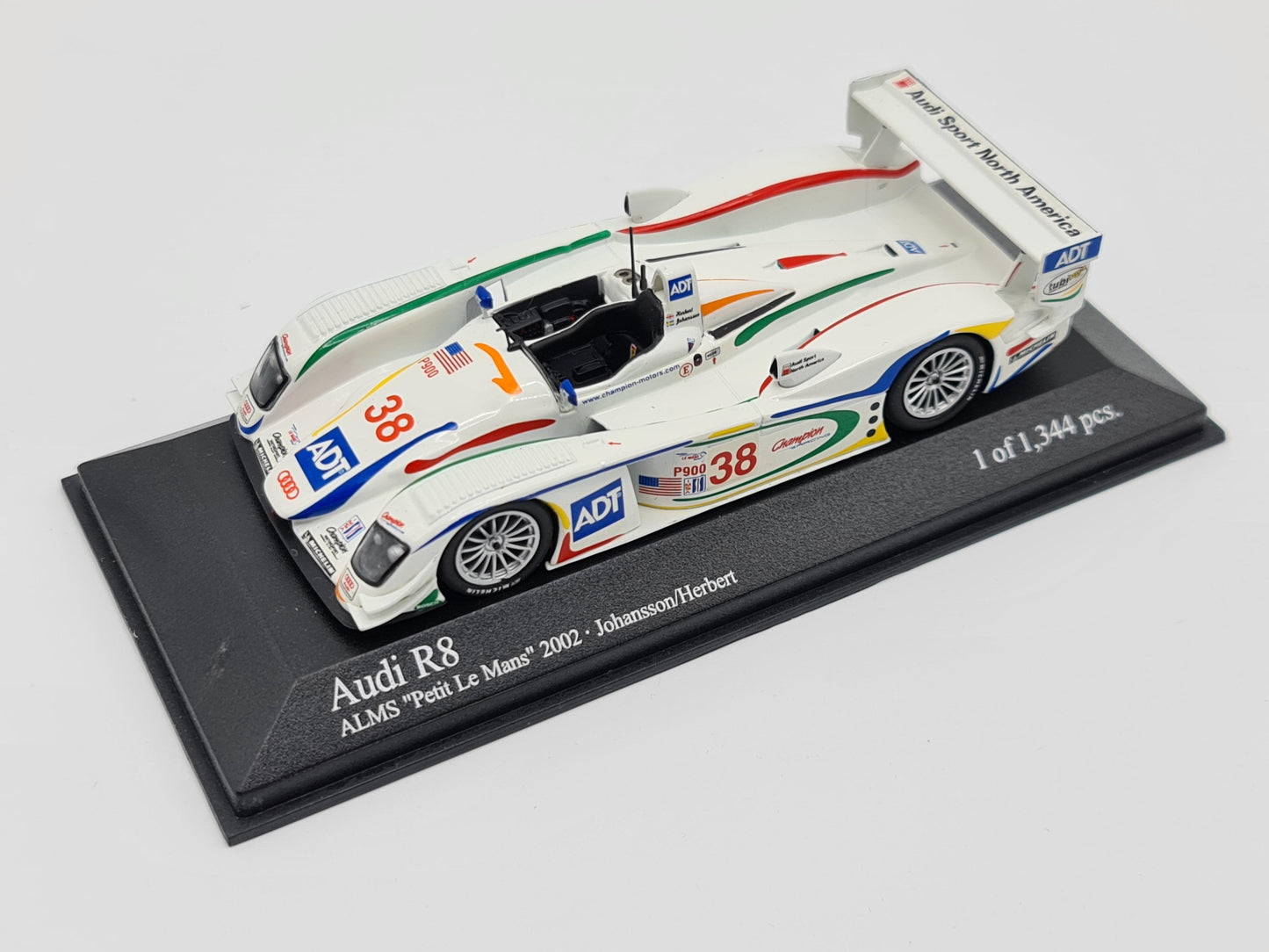 1/43 2002 Audi R8 - ALMS "Petit Le Mans" - Johansson  / Herbert - Minichamps