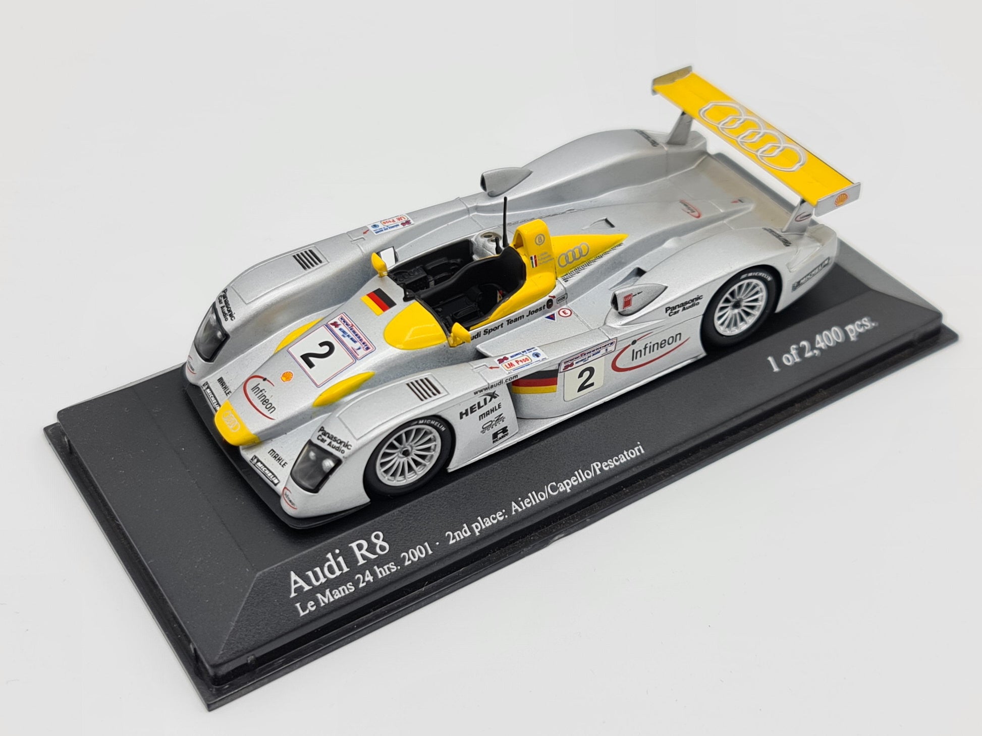 1/43 2001 Audi R8 - Aiello / Capello / Pescatori - Minichamps