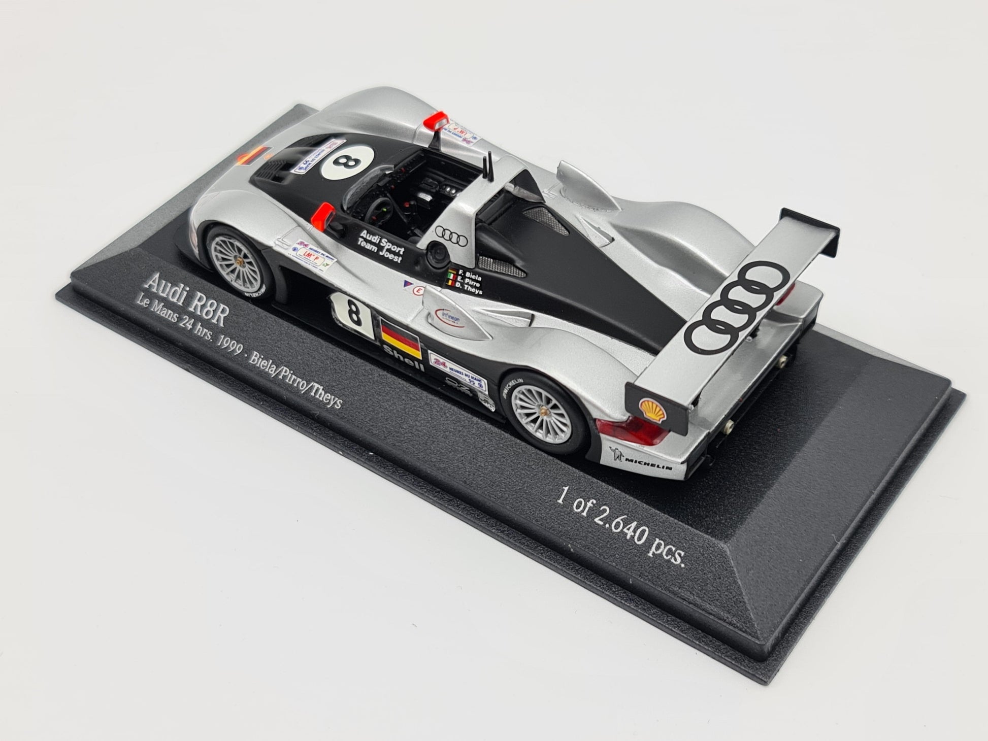 1/43 2000 Audi R8S - Abt / Alboreto / Capello - Minichamps | Model Le Mans Car