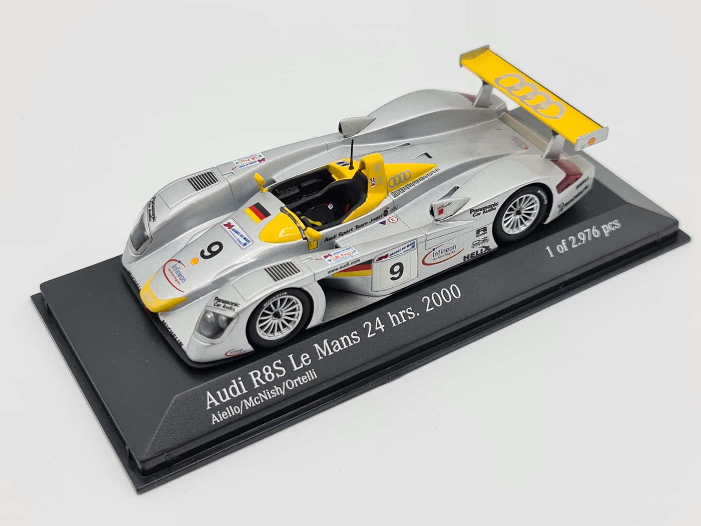 1/43 2000 Audi R8S - Aiello / McNish / Ortelli - Minichamps