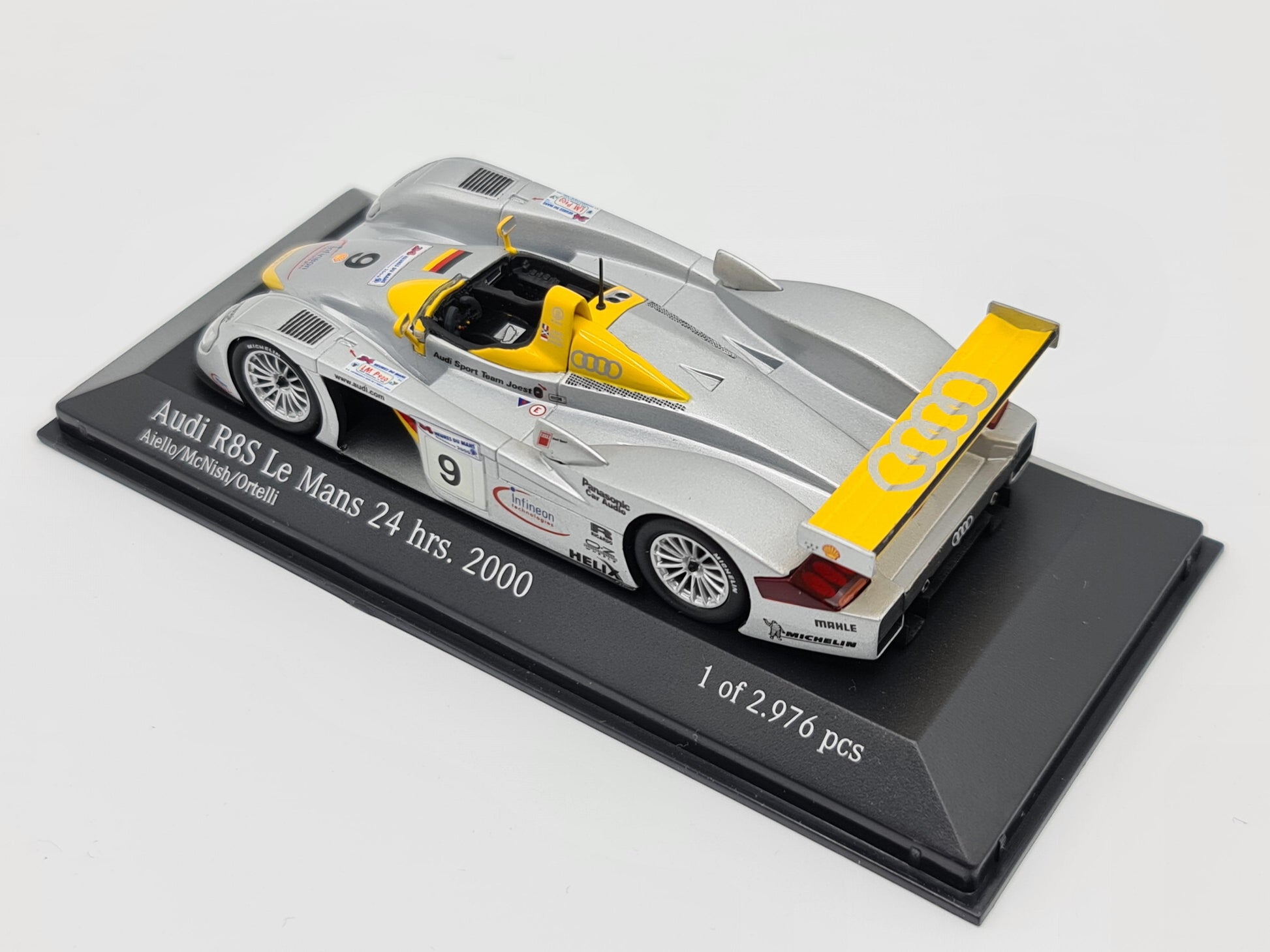 1/43 2000 Audi R8S - Aiello / McNish / Ortelli - Minichamps | Model Le Mans Car