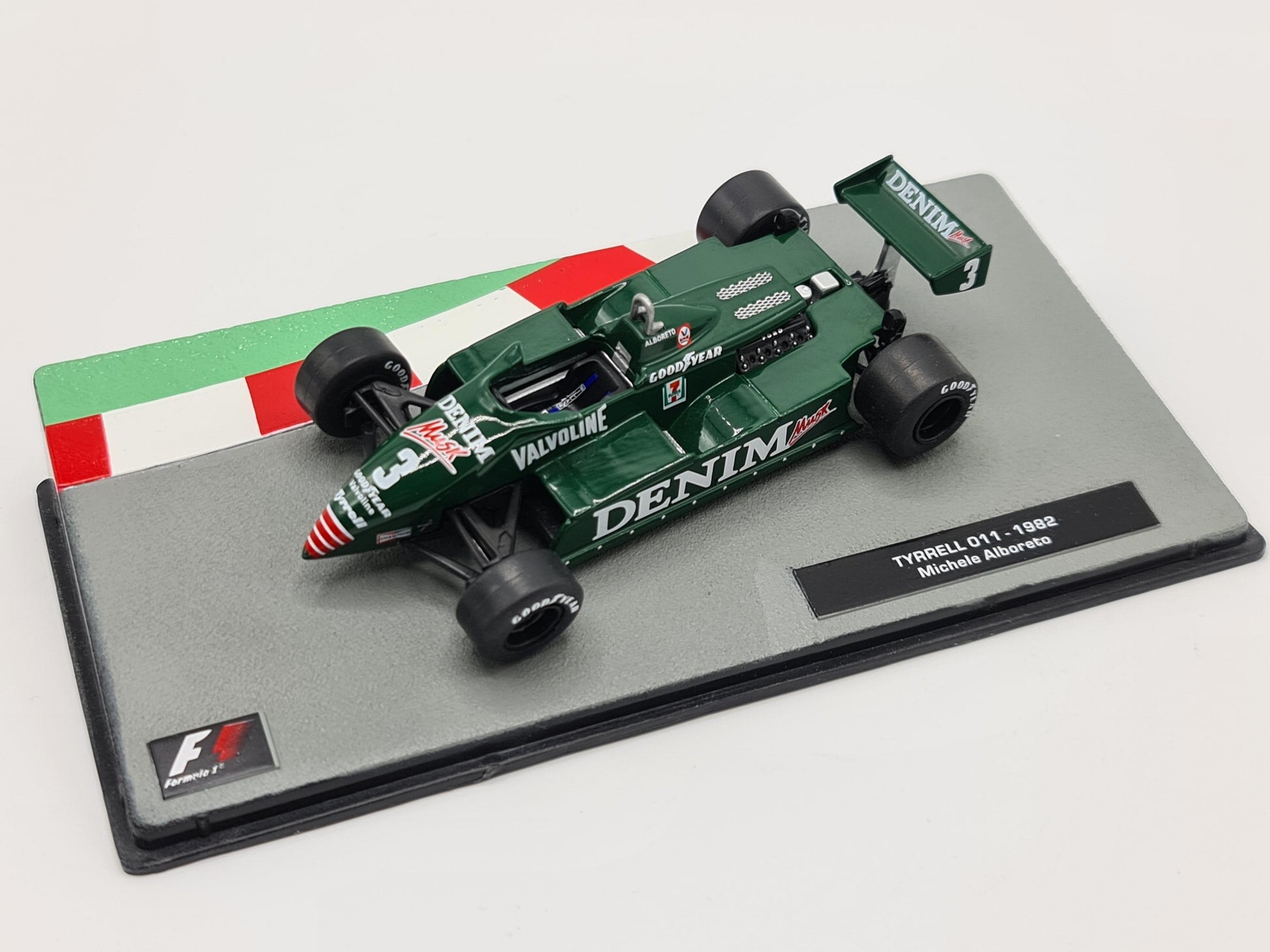 1/43 1982 Tyrrell 011 - Michele Alboreto