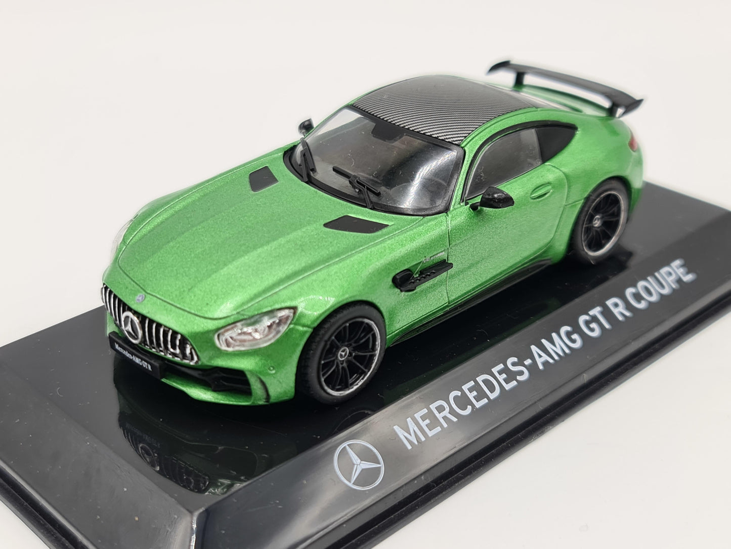 1/43 2016 Mercedes-Benz AMG GT R Coupe