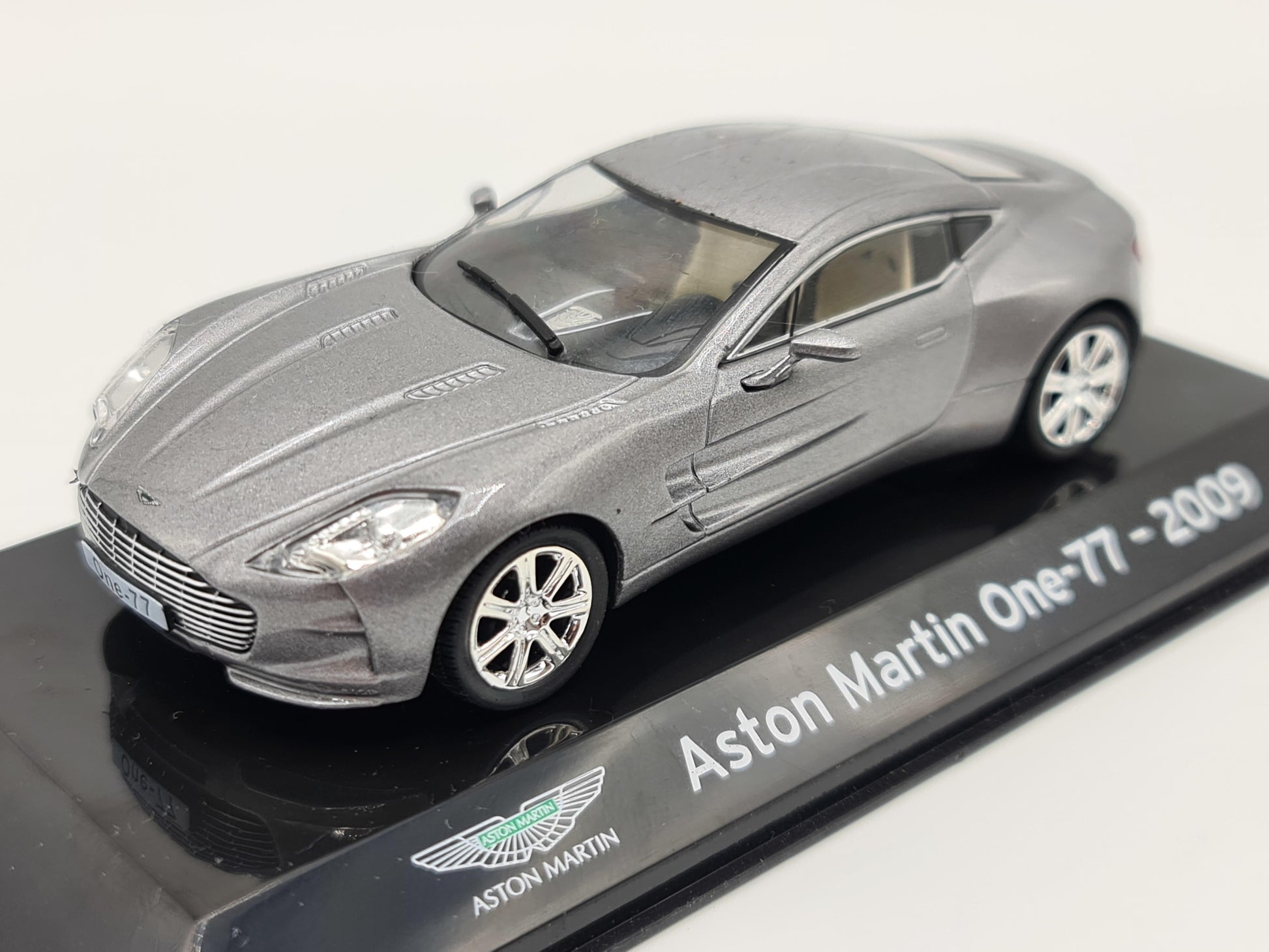 1/43 2009 Aston Martin One-77